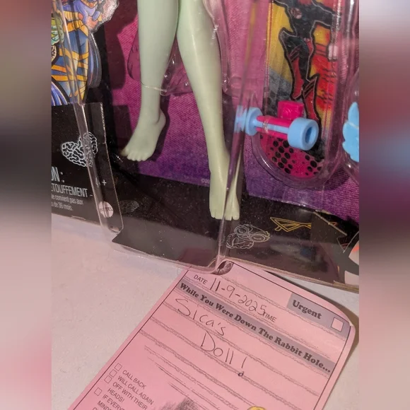 Monster High Ghoulia Yelps G3 Release, New In The Box- Missing shoes!! - Picture 2 of 6